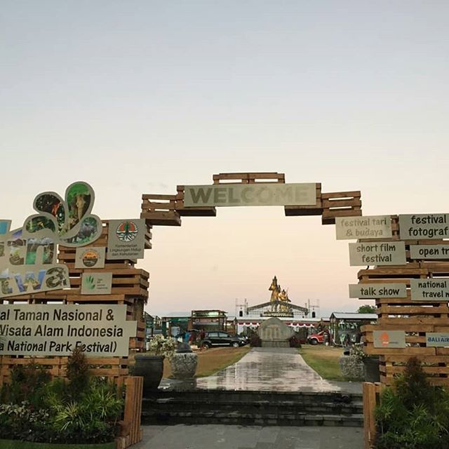 Balai Besar KSDA Jawa Timur ikut serta berpartisipasi dalam acara Festival Taman Nasional & Taman Wisata Alam Indonesia (Indonesia National Park Festival) yang diselenggarakan oleh @festival_tamannasional_twa lho sobat konservasi. Yang ada di Bali dan disekitarnya, yuk dateng ke Peninsula Island Nusa Dua-Bali dan mampir ke stand kami. Mari menjadi sobat konservasi yg #BijakBerwisataAlam
.
.
.
#bbksdajatim
#ditjenksdae
#kemenlhk